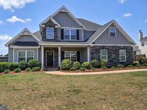 photo 1 of 141 Pearl Moss Ln, Kathleen, GA 31047