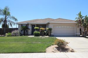photo 1 of 1014 Mango Ave, Madera, CA 93637