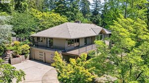 photo 1 of 3500 SW 44th Ave, Portland, OR 97221