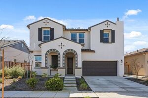 photo 1 of 588 Overstone Ave, Madera, CA 93636