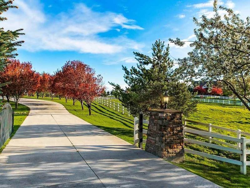 #XXXXhtmlcaption578995