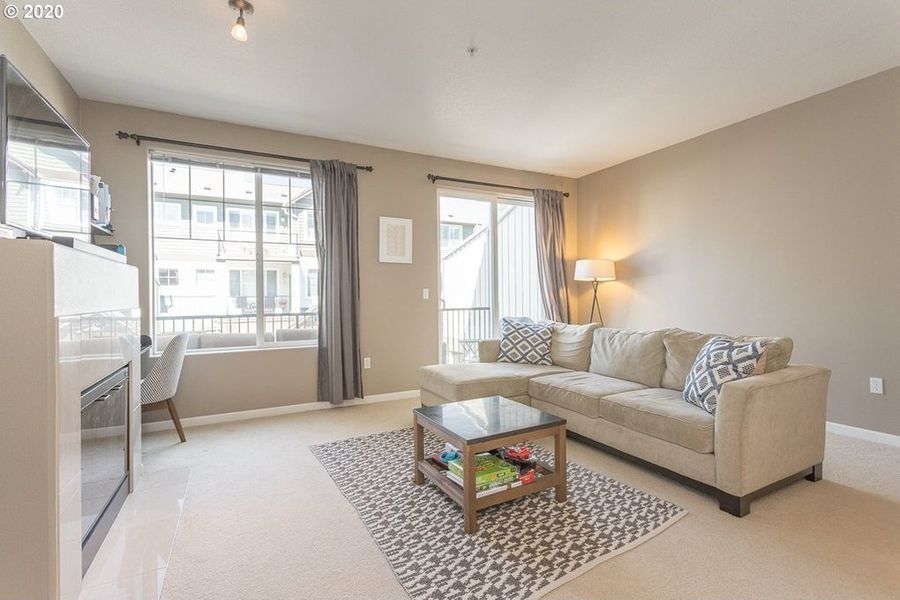 Photos 585 NW Lost Springs Ter Unit 103, Portland, OR 97229